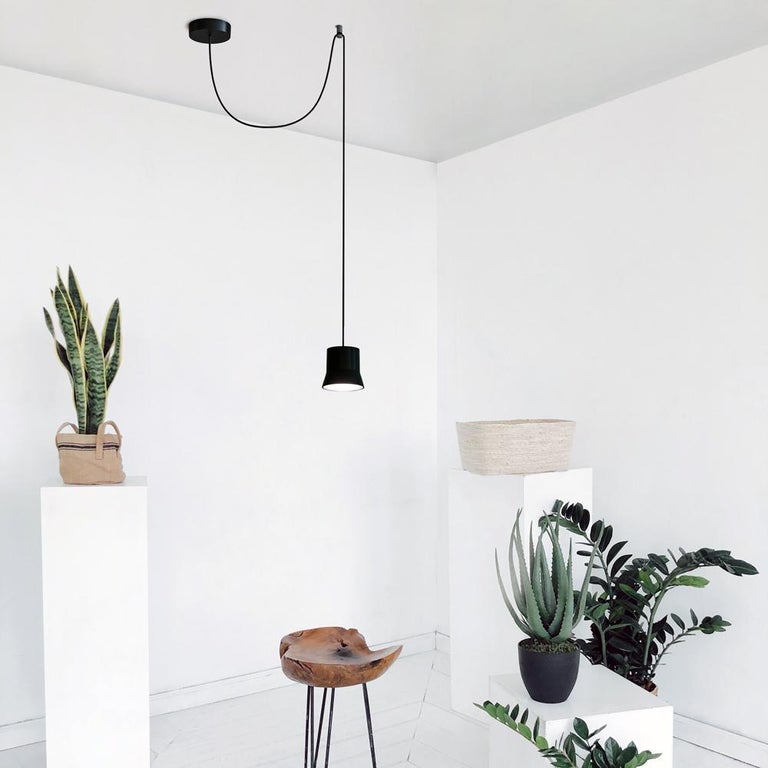 Artemide_Design_Gio_Suspension_Off_Center_Black_Installation_01_master