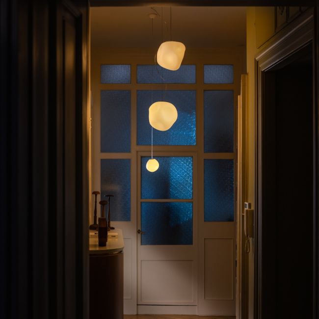 002_foscarini_hoba_sospensione_ambient3_c4e696f48cc5051afb6ea861aee25dba